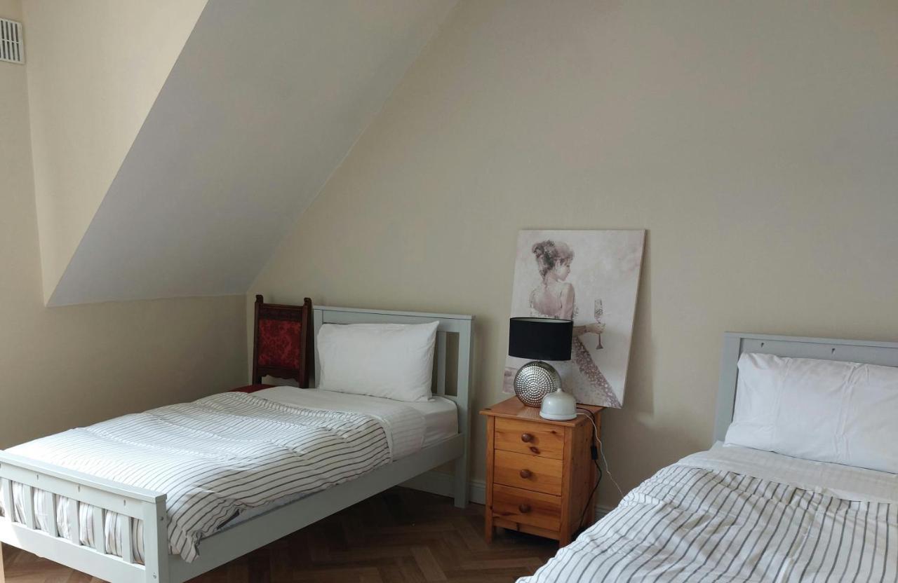 Appartement Cathedral Court à Ennis Extérieur photo